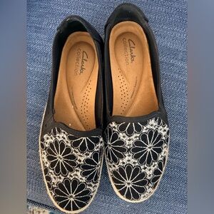 Clarks Women's Black and White Floral Loafers